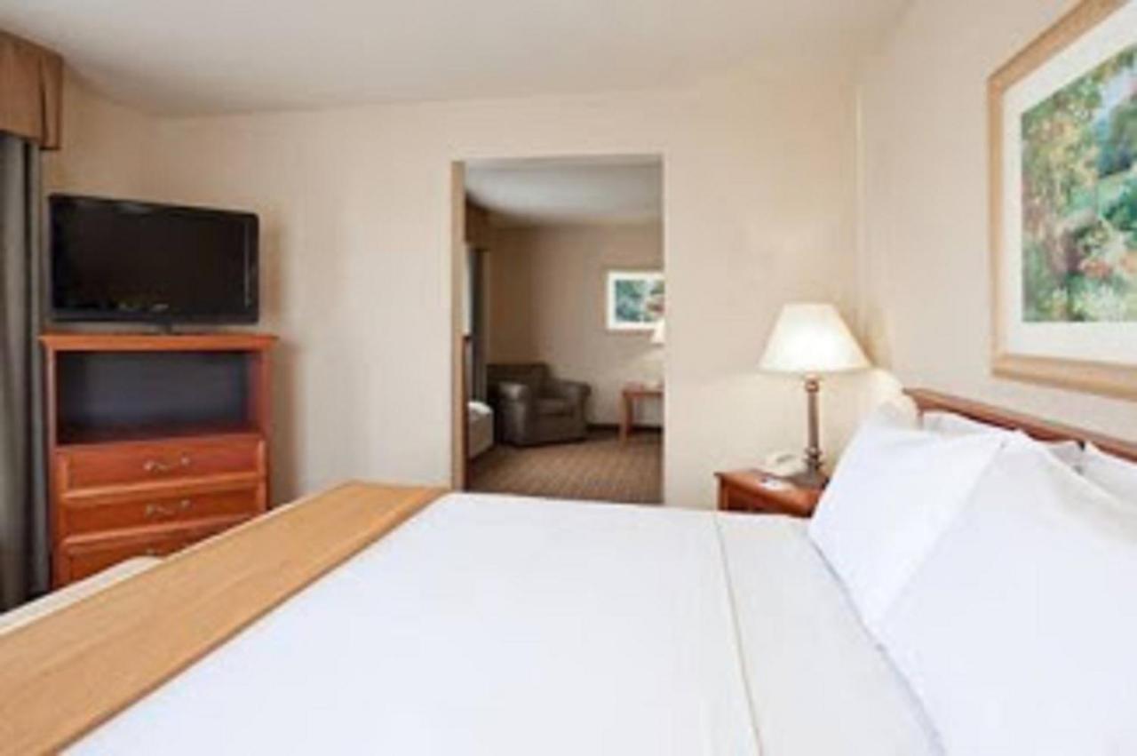 Holiday Inn Express Hotel & Suites Columbus Southeast Groveport By Ihg Exteriör bild